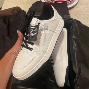 Brand New with Tags Men’s White Saint Laurent sneakers - size 9.5 US